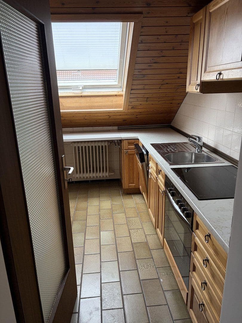 Prenájom bytu 3-izbový 90 m², Stuttgart, Bádensko-Wurttembersko Prenájom bytu 3-izbový 90 m², Stuttgart, Bádensko-Wurttembersko