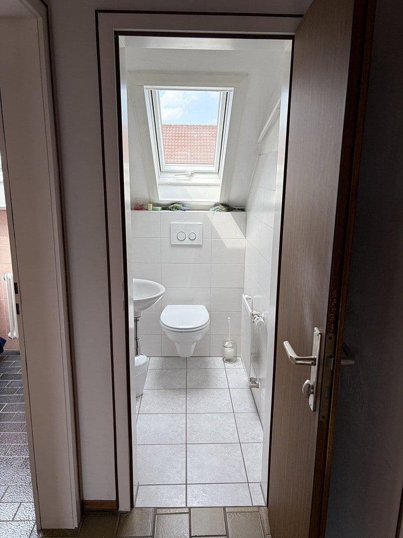 Prenájom bytu 3-izbový 90 m², Stuttgart, Bádensko-Wurttembersko Prenájom bytu 3-izbový 90 m², Stuttgart, Bádensko-Wurttembersko