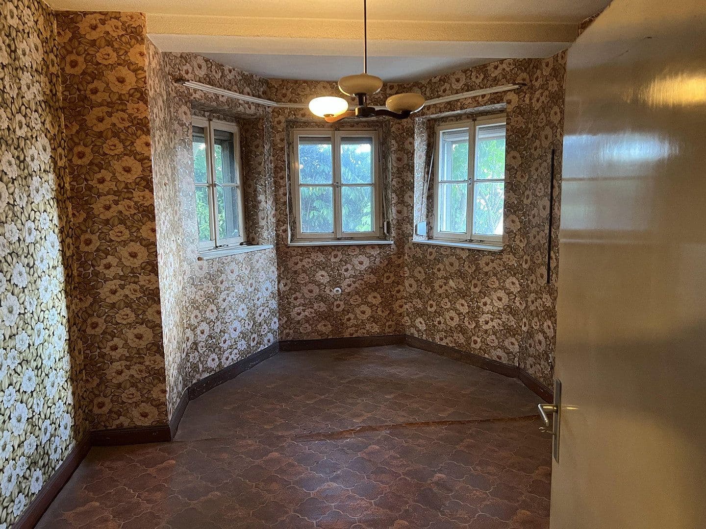Predaj domu 78 m², pozemok 461 m², Zeppelinstraße 37, Lünen, Severné Porýnie - Westfálsko Predaj domu 78 m², pozemok 461 m², Zeppelinstraße 37, Lünen, Severné Porýnie - Westfálsko