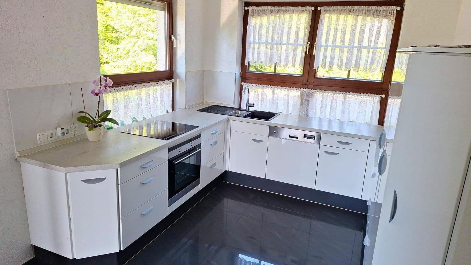 Predaj domu 255 m², pozemok 1.200 m², Melsbach, Porýnie-Falcko Predaj domu 255 m², pozemok 1.200 m², Melsbach, Porýnie-Falcko