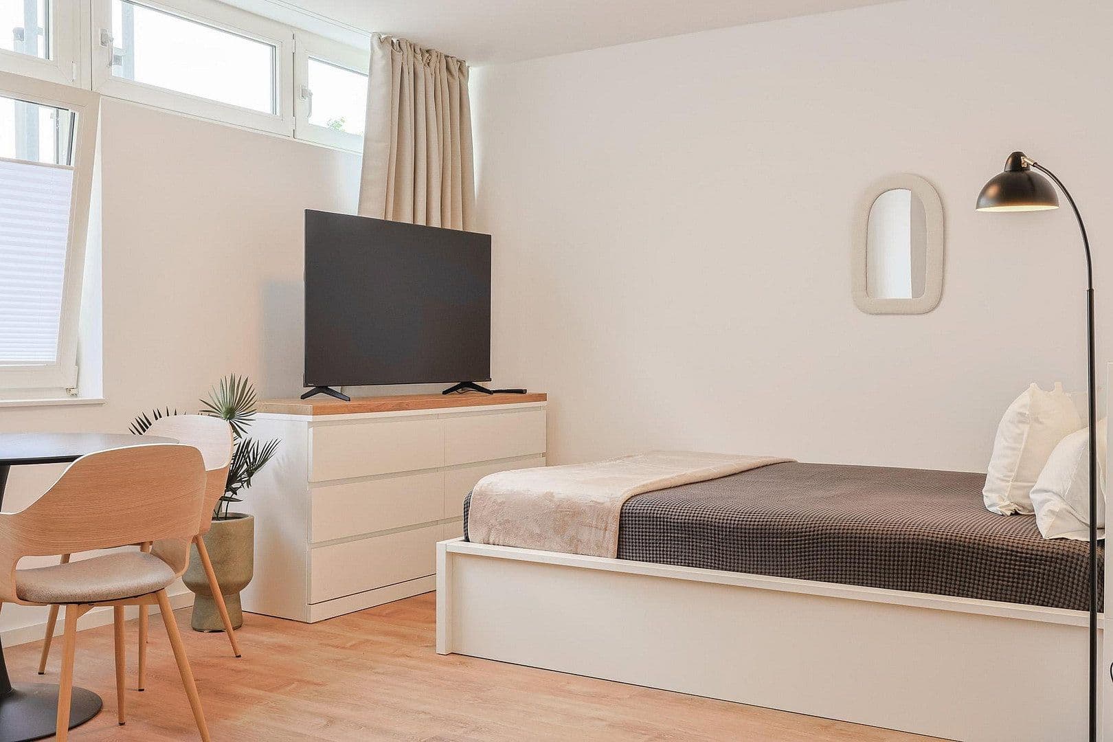 Prenájom bytu 1-izbový 25 m², Bagelstr. 98, Düsseldorf, Severné Porýnie - Westfálsko Prenájom bytu 1-izbový 25 m², Bagelstr. 98, Düsseldorf, Severné Porýnie - Westfálsko