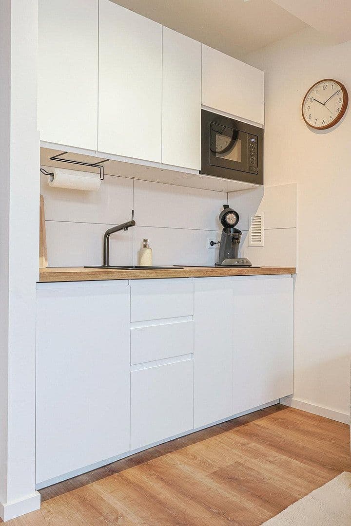 Prenájom bytu 1-izbový 25 m², Bagelstr. 98, Düsseldorf, Severné Porýnie - Westfálsko Prenájom bytu 1-izbový 25 m², Bagelstr. 98, Düsseldorf, Severné Porýnie - Westfálsko