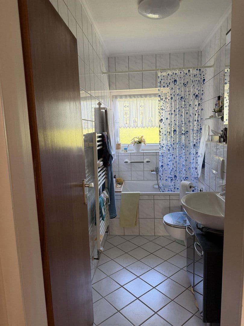 Prenájom bytu 3-izbový 76 m², Teutoburgerstr. 123, Oberhausen, Severné Porýnie - Westfálsko Prenájom bytu 3-izbový 76 m², Teutoburgerstr. 123, Oberhausen, Severné Porýnie - Westfálsko
