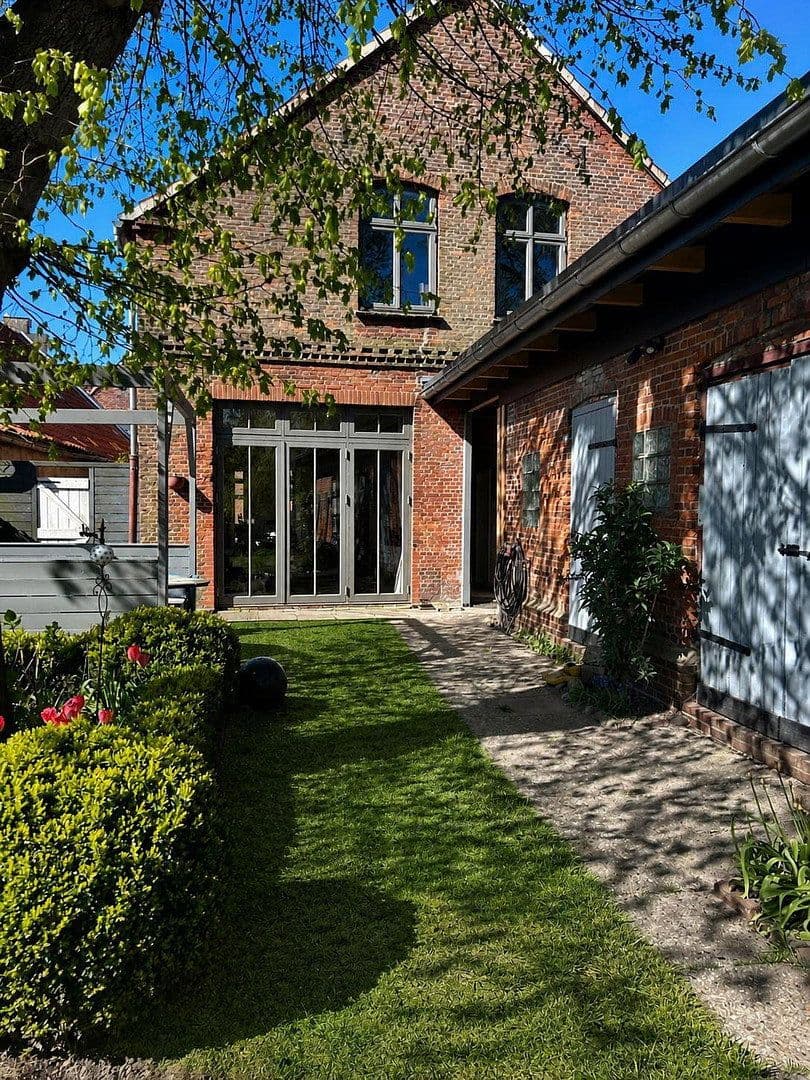 Predaj domu 270 m², pozemok 730 m², Meldorf, Šlezvicko-Holštajnsko Predaj domu 270 m², pozemok 730 m², Meldorf, Šlezvicko-Holštajnsko