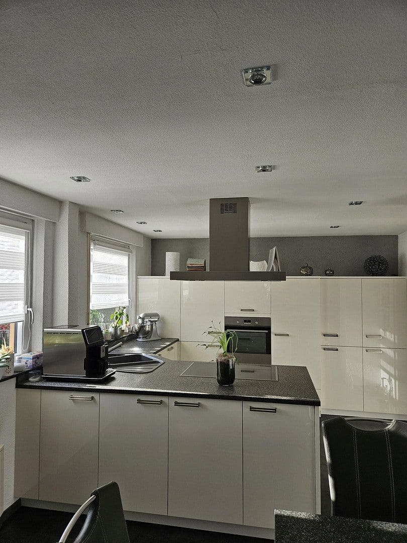 Predaj domu 295 m², pozemok 1.365 m², Austr. 9, Offenau, Bádensko-Wurttembersko Predaj domu 295 m², pozemok 1.365 m², Austr. 9, Offenau, Bádensko-Wurttembersko