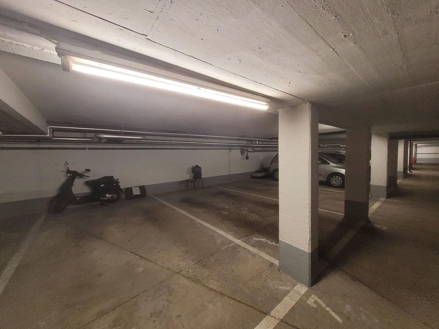Prenájom garáže 12 m², Neuwaldegger Straße 41, Wien, Viedeň Prenájom garáže 12 m², Neuwaldegger Straße 41, Wien, Viedeň