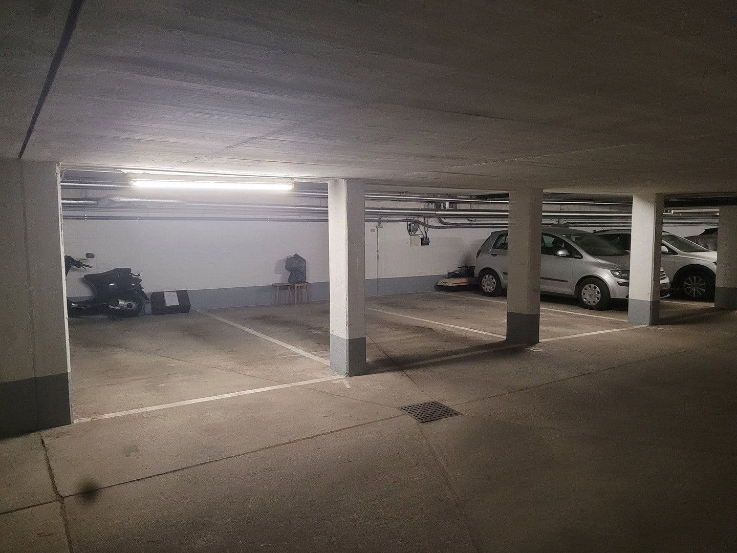 Prenájom garáže 12 m², Neuwaldegger Straße 41, Wien, Viedeň Prenájom garáže 12 m², Neuwaldegger Straße 41, Wien, Viedeň