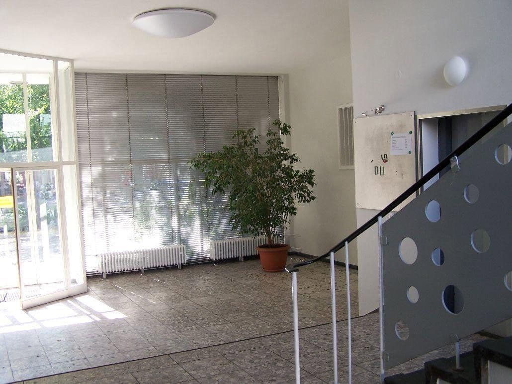 Prenájom bytu 13 m², Suarezstr. 15-17, Berlin, Berlín Prenájom bytu 13 m², Suarezstr. 15-17, Berlin, Berlín