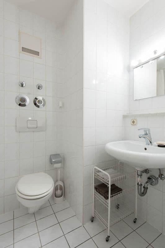 Prenájom bytu 1-izbový 38 m², Liebigstr. 20 A, München, Bavorsko Prenájom bytu 1-izbový 38 m², Liebigstr. 20 A, München, Bavorsko