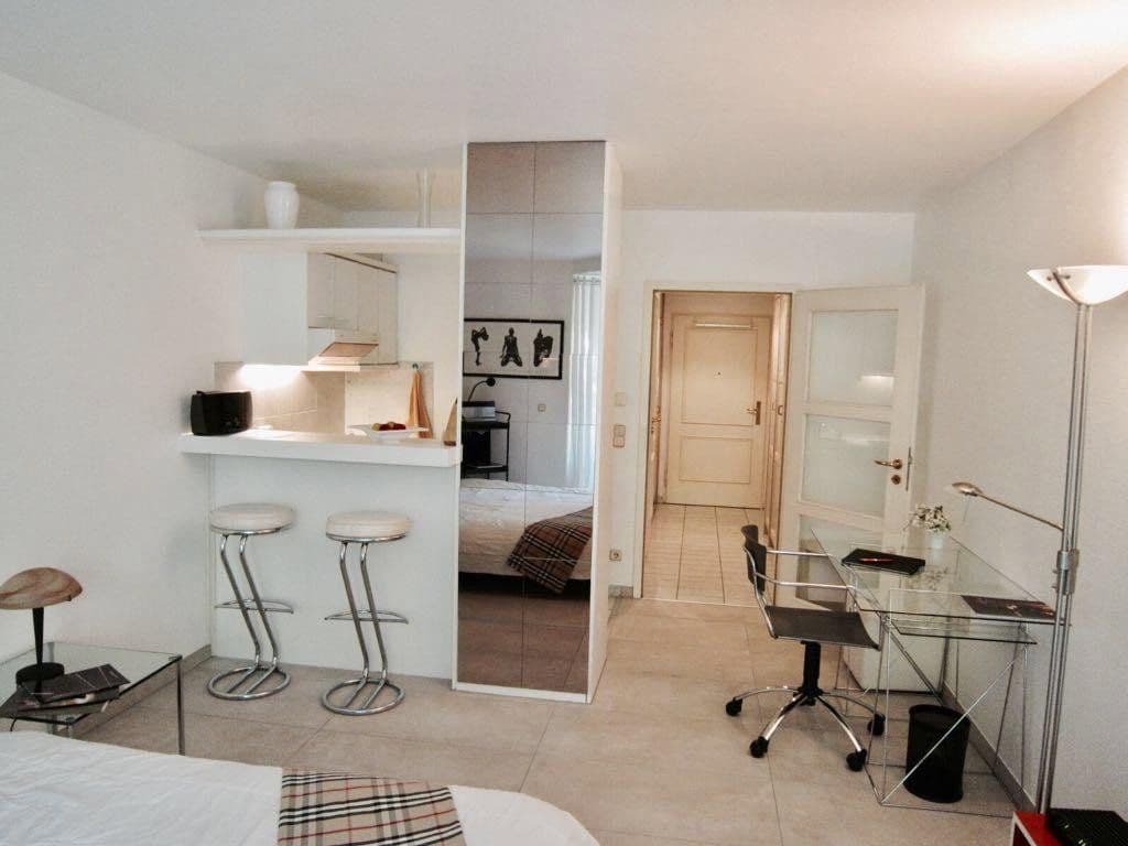 Prenájom bytu 1-izbový 38 m², Liebigstr. 20 A, München, Bavorsko Prenájom bytu 1-izbový 38 m², Liebigstr. 20 A, München, Bavorsko