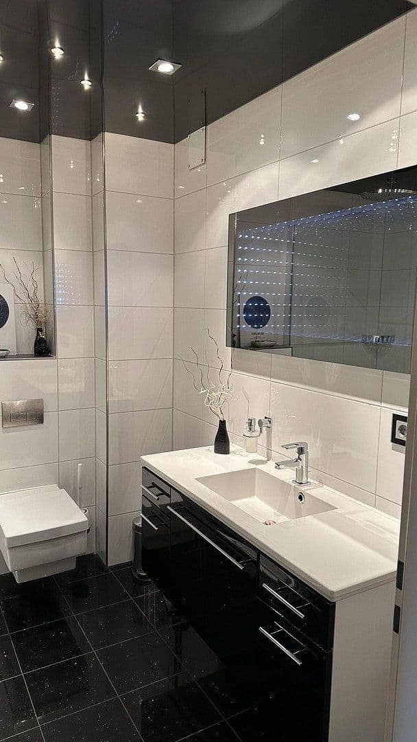 Predaj bytu 5-izbový 126 m², Oberhausen, Severné Porýnie - Westfálsko Predaj bytu 5-izbový 126 m², Oberhausen, Severné Porýnie - Westfálsko