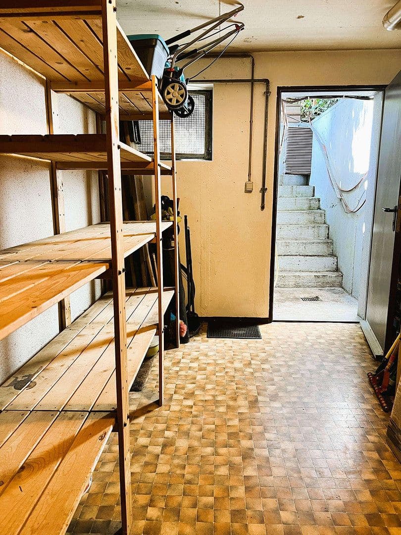 Predaj domu 151 m², pozemok 212 m², Schorndorf, Bádensko-Wurttembersko Predaj domu 151 m², pozemok 212 m², Schorndorf, Bádensko-Wurttembersko