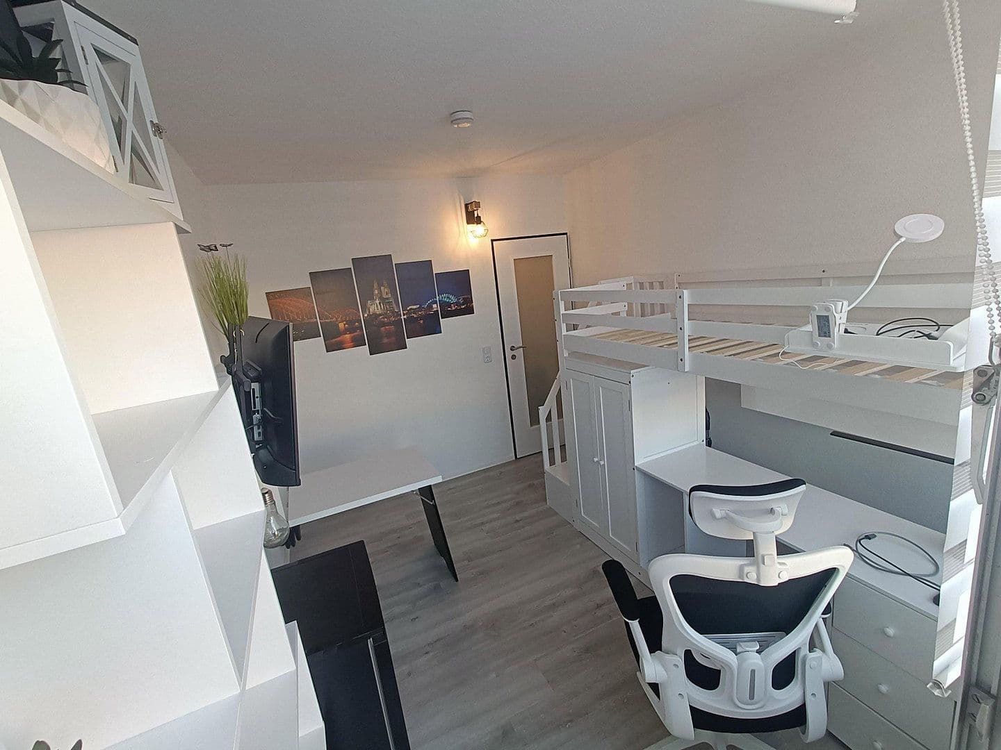 Prenájom bytu 1-izbový 20 m², Berhard-Feilchenfeld-Straße 13, Köln-Zollstock, Severné Porýnie - Westfálsko Prenájom bytu 1-izbový 20 m², Berhard-Feilchenfeld-Straße 13, Köln-Zollstock, Severné Porýnie - Westfálsko