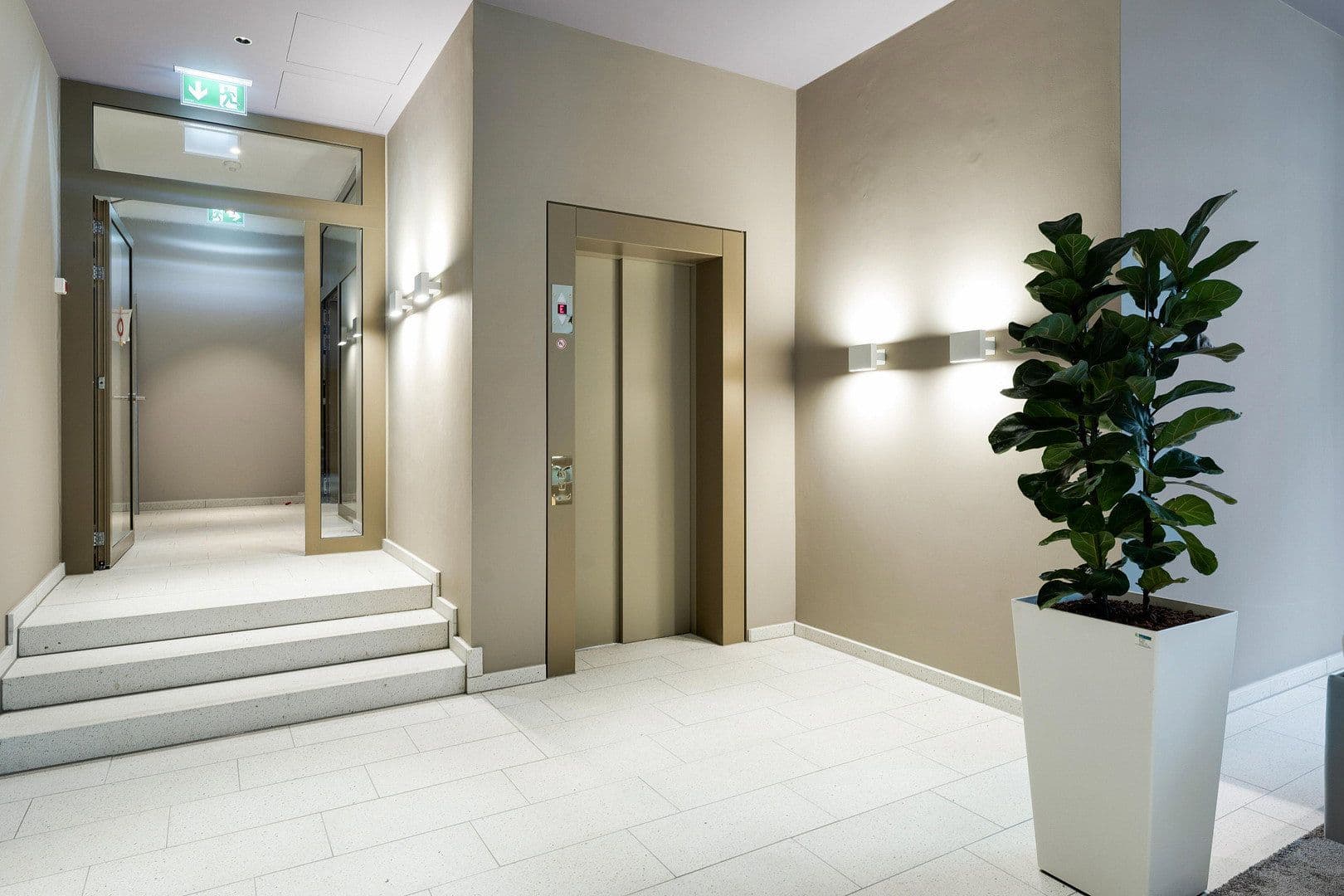 Prenájom bytu 2-izbový 62 m², Mühlenstraße 20, Berlin, Berlín Prenájom bytu 2-izbový 62 m², Mühlenstraße 20, Berlin, Berlín