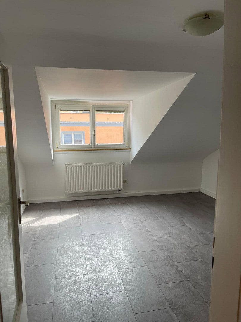 Prenájom bytu 2-izbový 56 m², Kaiser-Friedrichstr. 32, Pforzheim, Bádensko-Wurttembersko Prenájom bytu 2-izbový 56 m², Kaiser-Friedrichstr. 32, Pforzheim, Bádensko-Wurttembersko