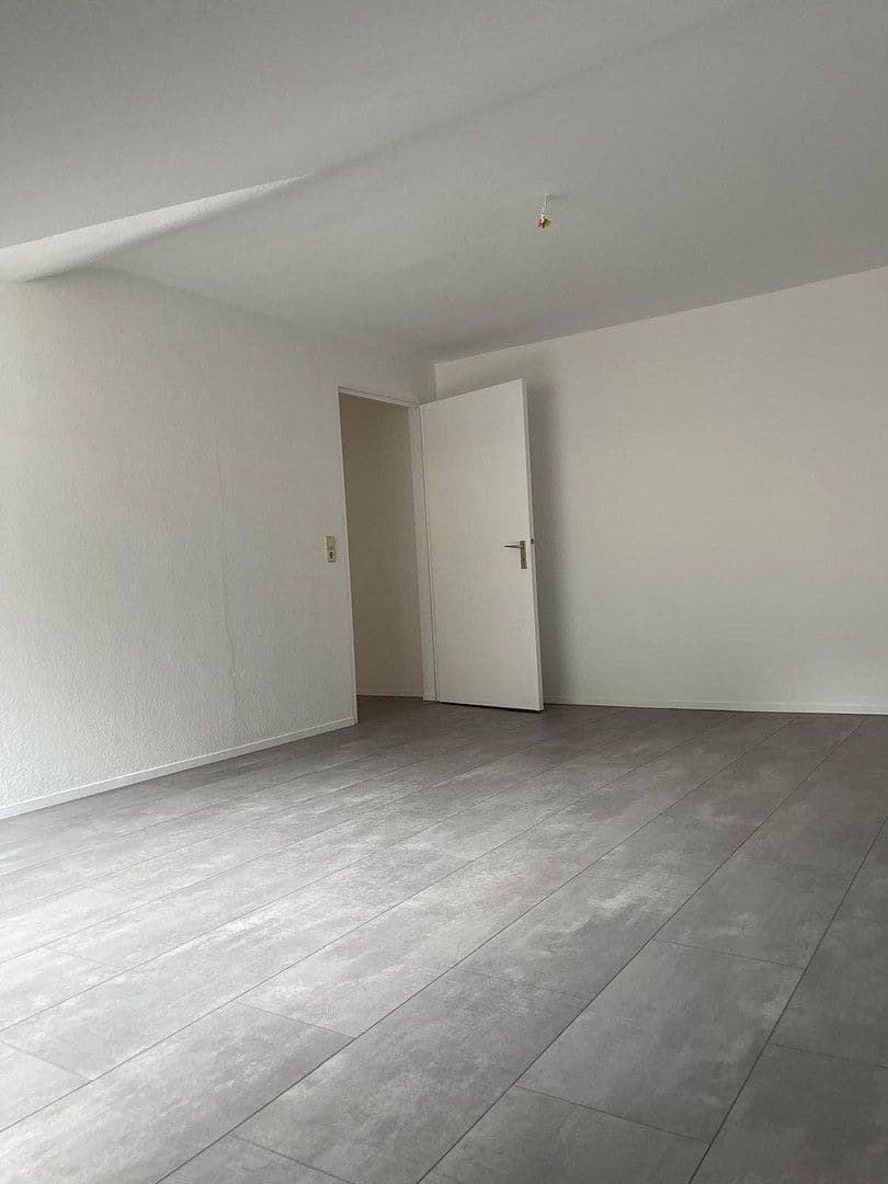 Prenájom bytu 2-izbový 56 m², Kaiser-Friedrichstr. 32, Pforzheim, Bádensko-Wurttembersko Prenájom bytu 2-izbový 56 m², Kaiser-Friedrichstr. 32, Pforzheim, Bádensko-Wurttembersko