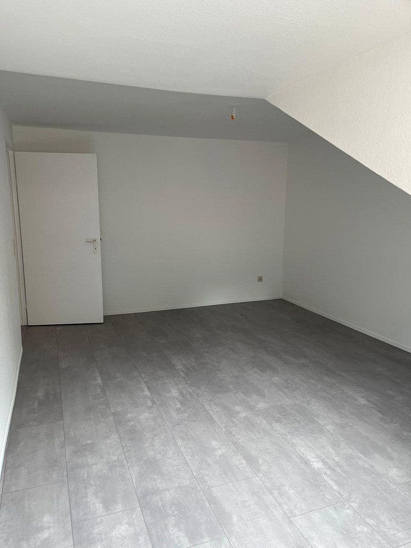 Prenájom bytu 2-izbový 56 m², Kaiser-Friedrichstr. 32, Pforzheim, Bádensko-Wurttembersko Prenájom bytu 2-izbový 56 m², Kaiser-Friedrichstr. 32, Pforzheim, Bádensko-Wurttembersko