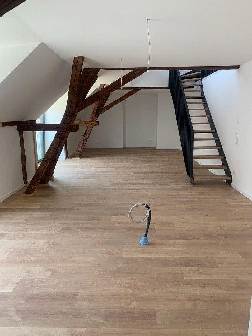 Prenájom bytu 4-izbový 88 m², Neustadt an der Aisch, Bavorsko Prenájom bytu 4-izbový 88 m², Neustadt an der Aisch, Bavorsko