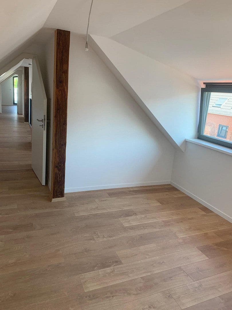 Prenájom bytu 4-izbový 88 m², Neustadt an der Aisch, Bavorsko Prenájom bytu 4-izbový 88 m², Neustadt an der Aisch, Bavorsko