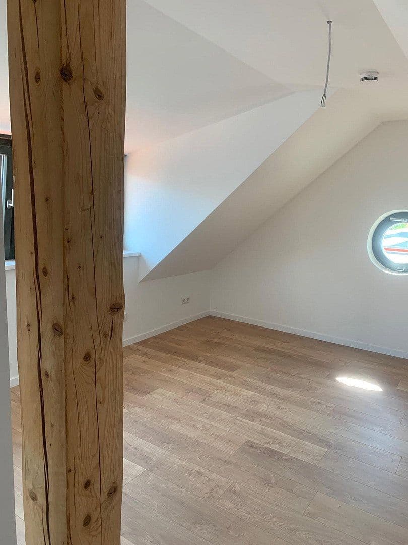 Prenájom bytu 4-izbový 88 m², Neustadt an der Aisch, Bavorsko Prenájom bytu 4-izbový 88 m², Neustadt an der Aisch, Bavorsko