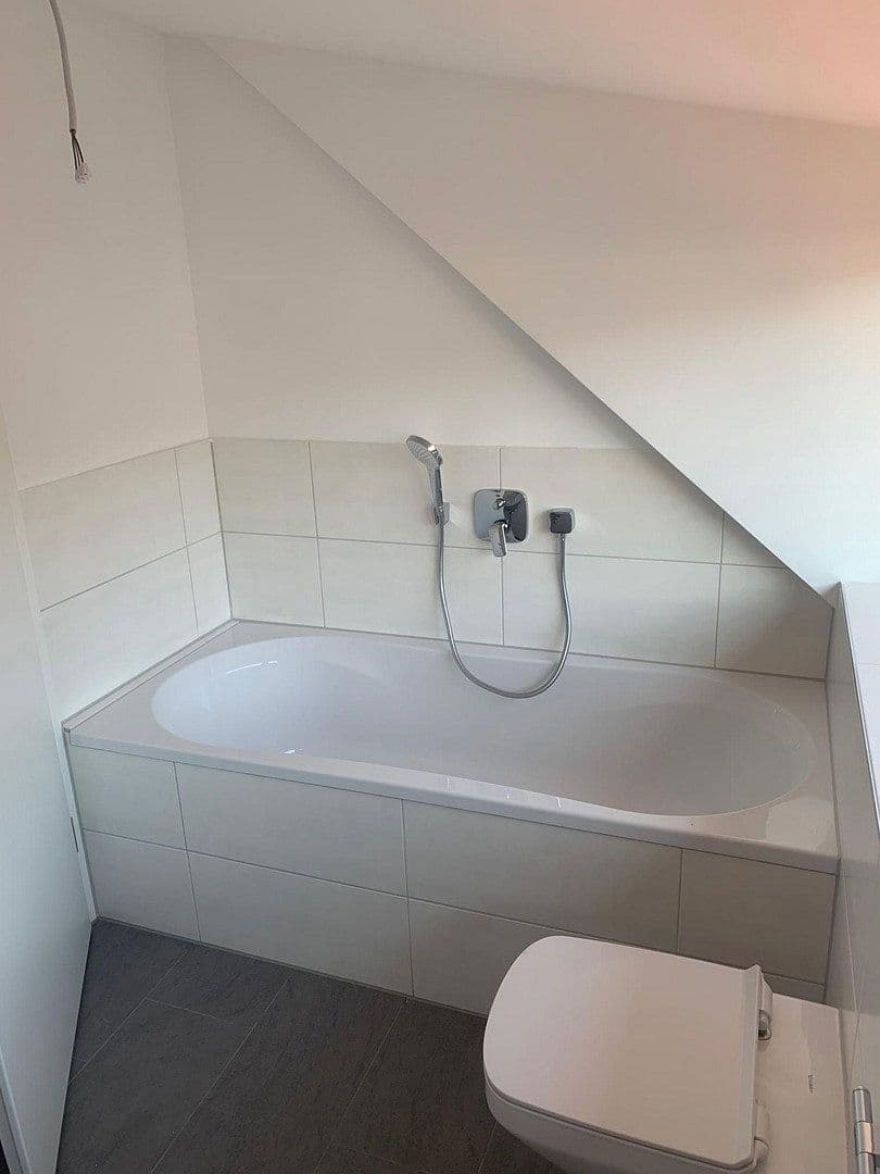 Prenájom bytu 4-izbový 88 m², Neustadt an der Aisch, Bavorsko Prenájom bytu 4-izbový 88 m², Neustadt an der Aisch, Bavorsko
