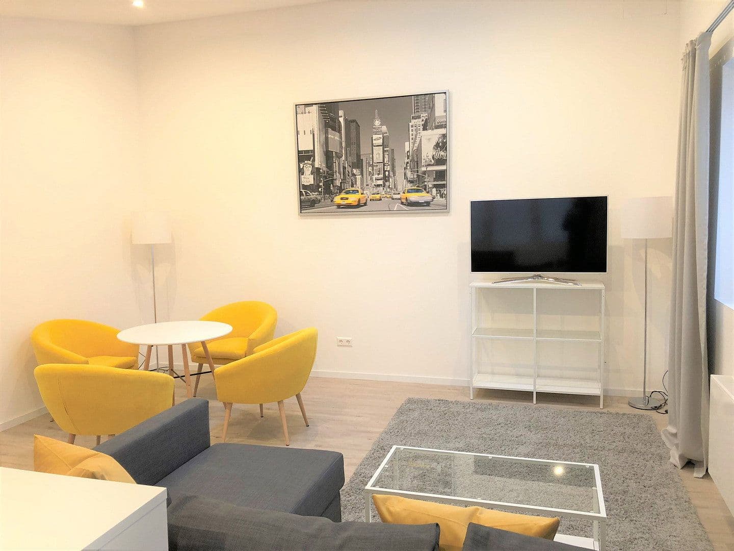 Prenájom bytu 2-izbový 60 m², Stuttgart, Bádensko-Wurttembersko Prenájom bytu 2-izbový 60 m², Stuttgart, Bádensko-Wurttembersko