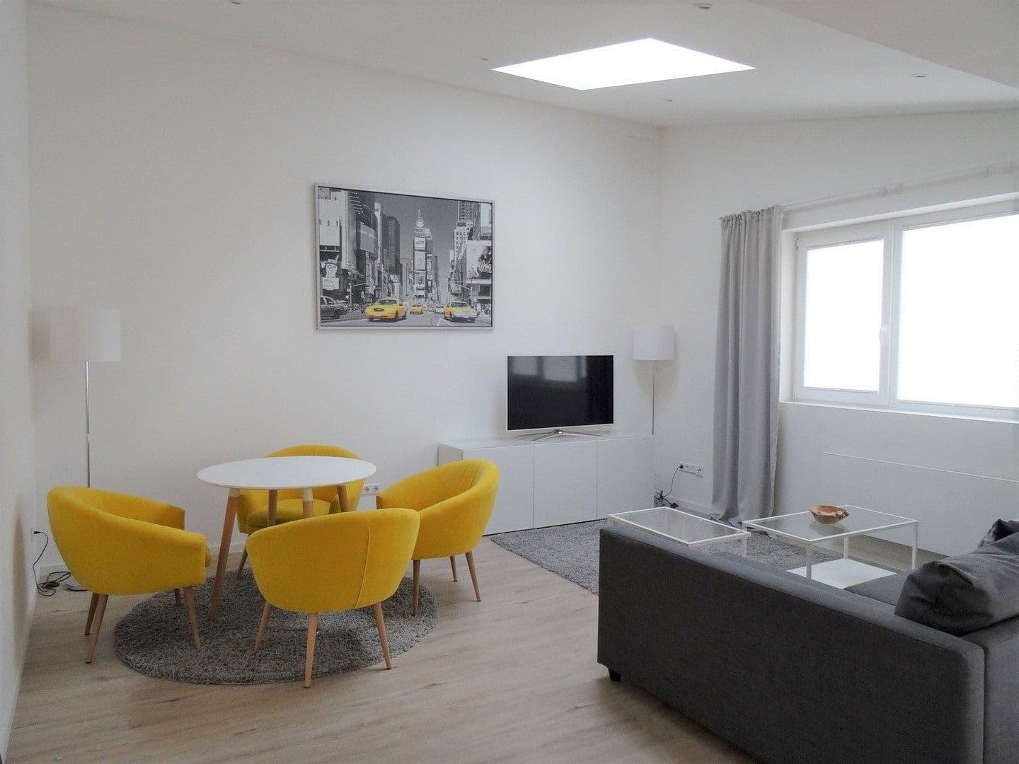 Prenájom bytu 2-izbový 60 m², Stuttgart, Bádensko-Wurttembersko Prenájom bytu 2-izbový 60 m², Stuttgart, Bádensko-Wurttembersko