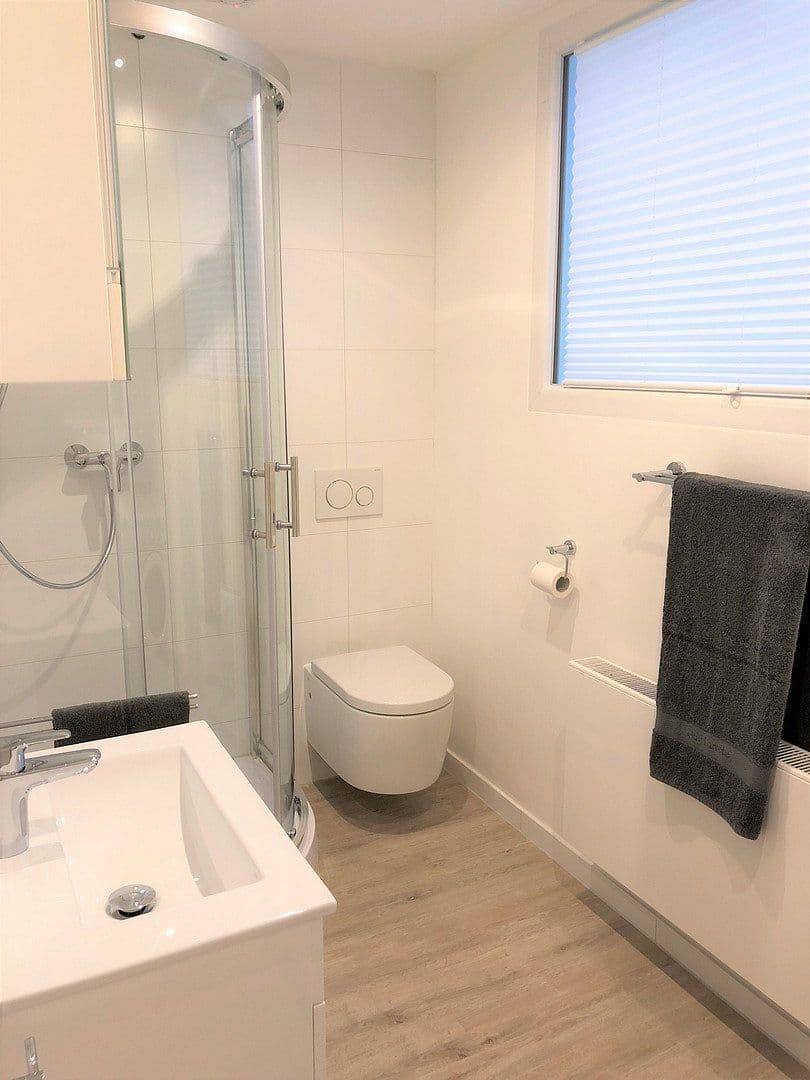 Prenájom bytu 2-izbový 60 m², Stuttgart, Bádensko-Wurttembersko Prenájom bytu 2-izbový 60 m², Stuttgart, Bádensko-Wurttembersko