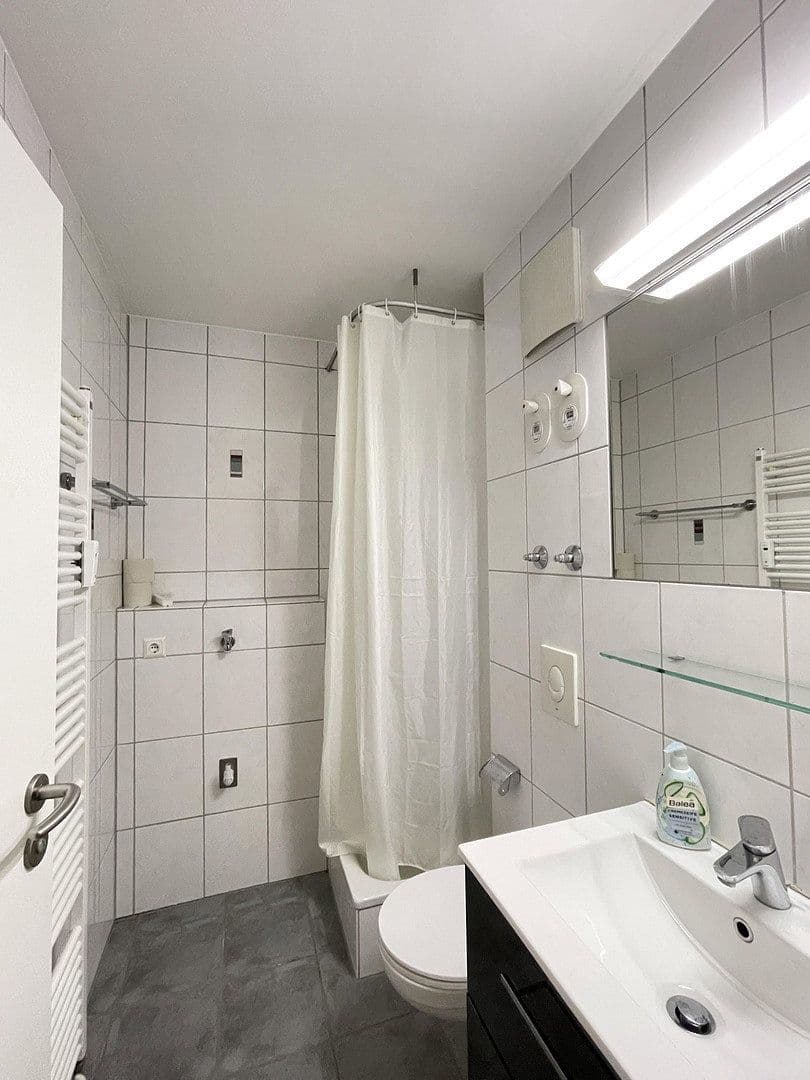 Prenájom bytu 2-izbový 43 m², Frankenallee 25, Frankfurt am Main, Hesensko Prenájom bytu 2-izbový 43 m², Frankenallee 25, Frankfurt am Main, Hesensko