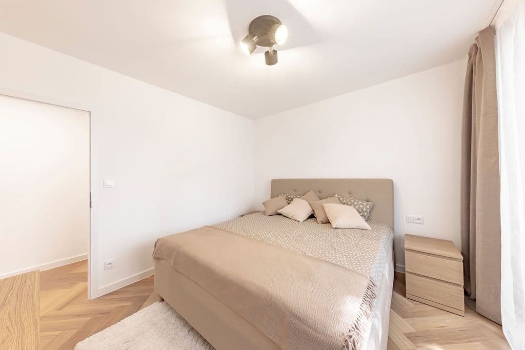 Predaj bytu 3-izbový 70 m², Jablonecká, Praha, Praha Predaj bytu 3-izbový 70 m², Jablonecká, Praha, Praha