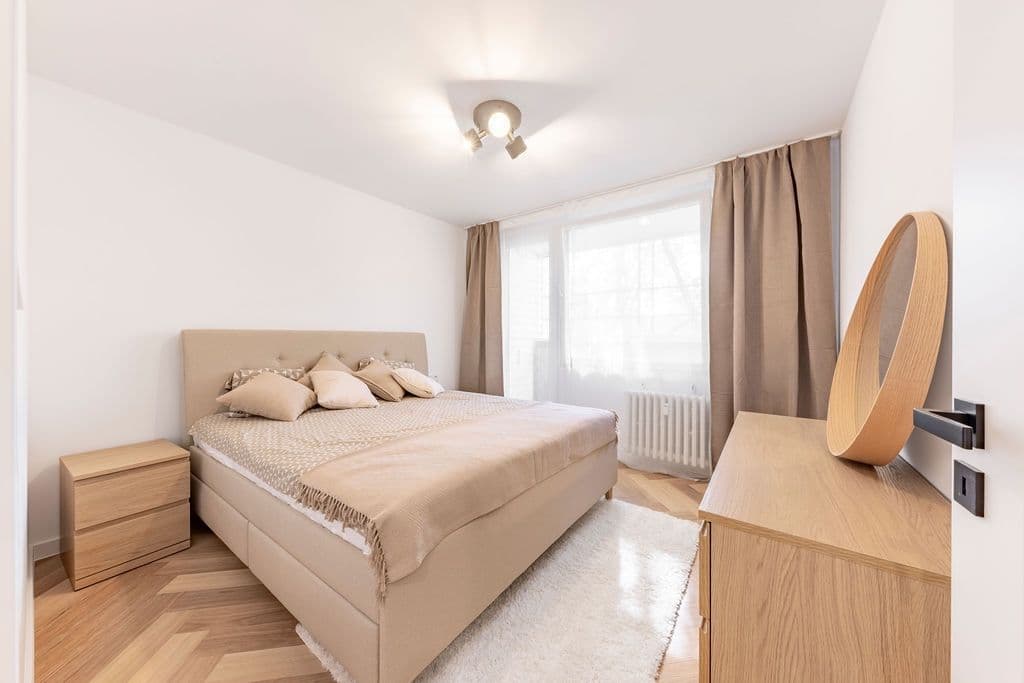 Predaj bytu 3-izbový 70 m², Jablonecká, Praha, Praha Predaj bytu 3-izbový 70 m², Jablonecká, Praha, Praha