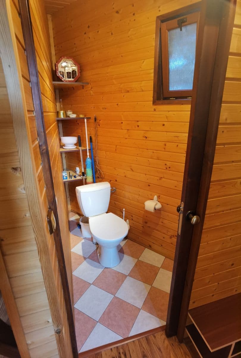 Predaj rekreačného objektu 38 m², pozemok 370 m², Kněževes, Středočeský kraj Predaj rekreačného objektu 38 m², pozemok 370 m², Kněževes, Středočeský kraj