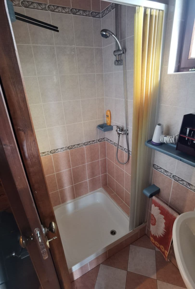 Predaj rekreačného objektu 38 m², pozemok 370 m², Kněževes, Středočeský kraj Predaj rekreačného objektu 38 m², pozemok 370 m², Kněževes, Středočeský kraj