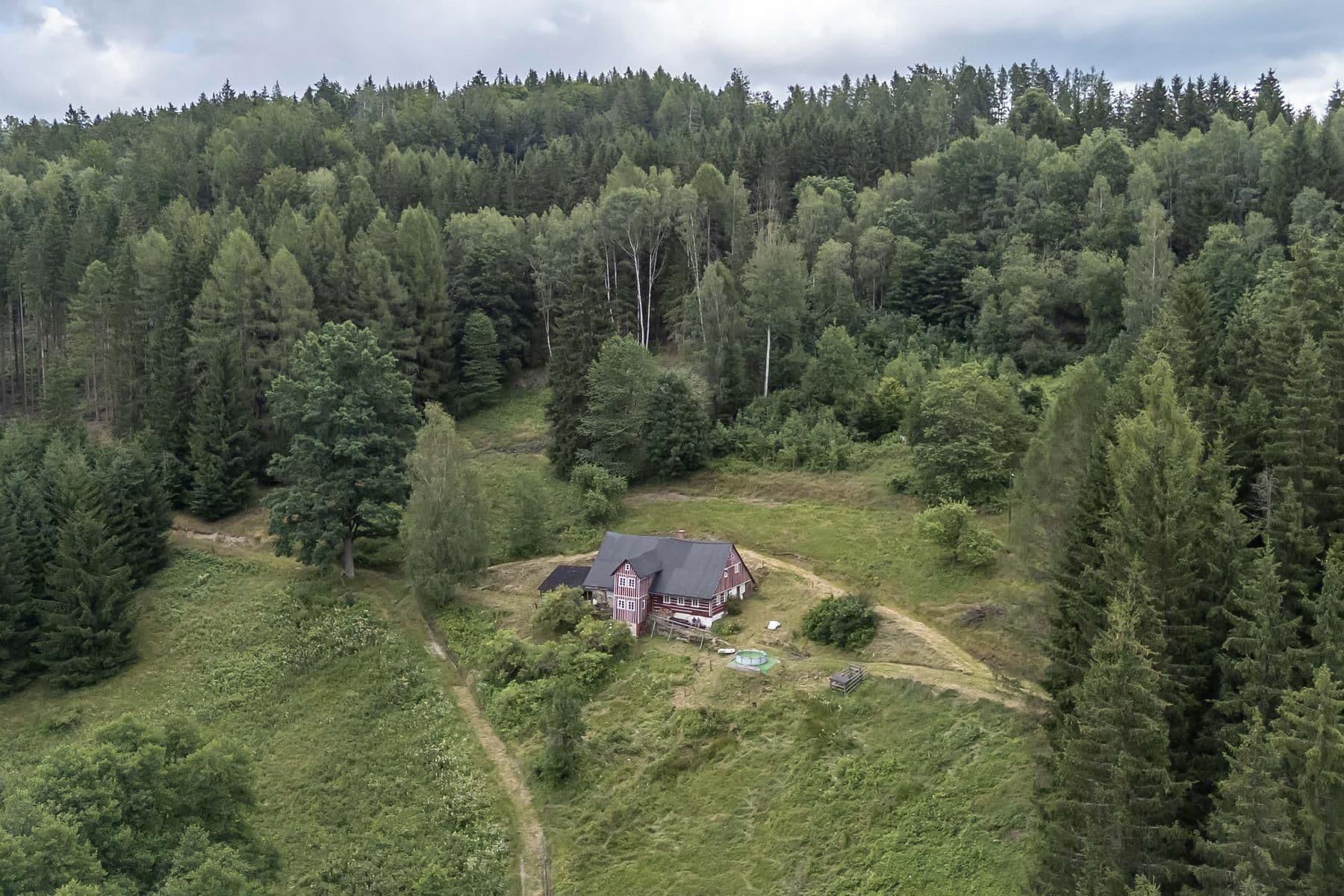 Predaj rekreačného objektu 240 m², pozemok 32.164 m², Jablonec nad Jizerou, Liberecký kraj Predaj rekreačného objektu 240 m², pozemok 32.164 m², Jablonec nad Jizerou, Liberecký kraj