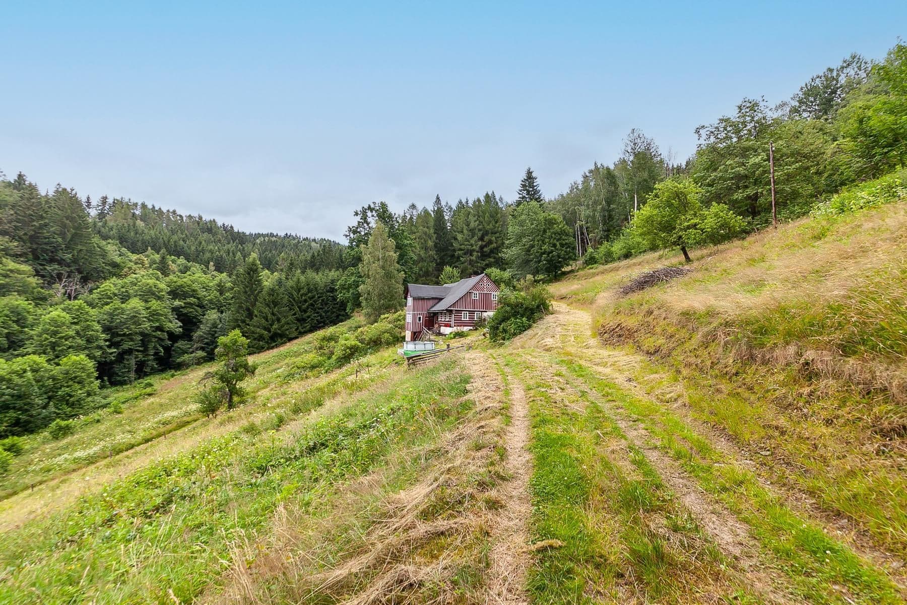 Predaj rekreačného objektu 240 m², pozemok 32.164 m², Jablonec nad Jizerou, Liberecký kraj Predaj rekreačného objektu 240 m², pozemok 32.164 m², Jablonec nad Jizerou, Liberecký kraj
