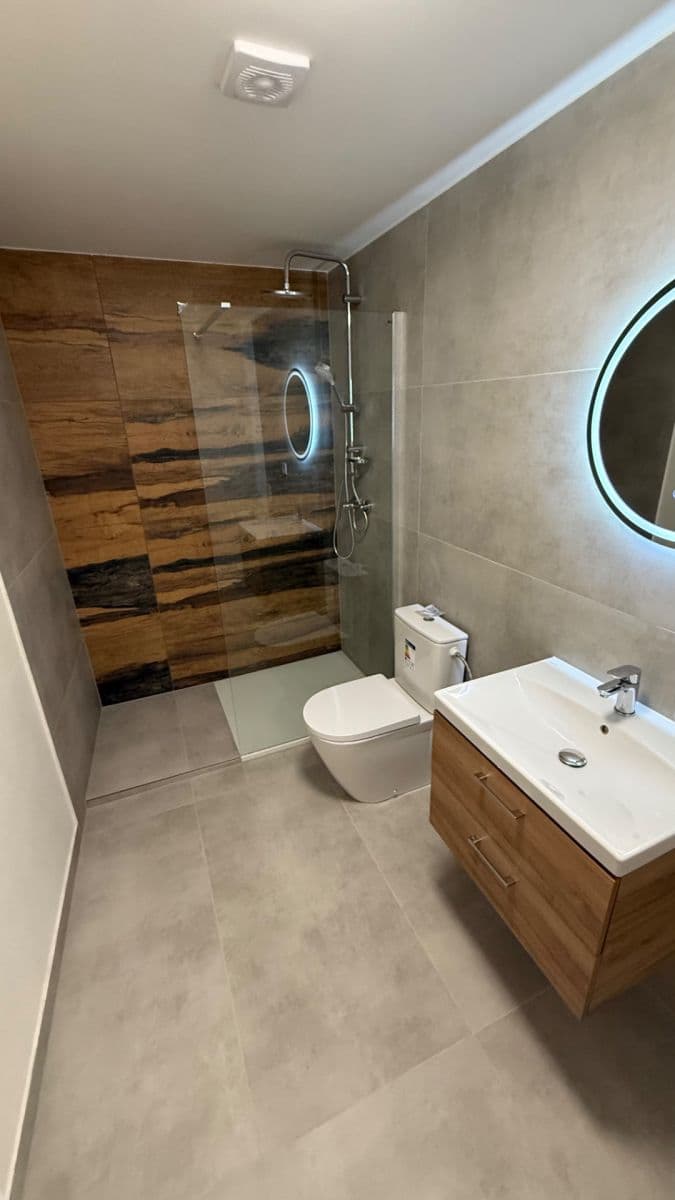 Prenájom bytu 1-izbový 28 m², Ořech, Středočeský kraj Prenájom bytu 1-izbový 28 m², Ořech, Středočeský kraj