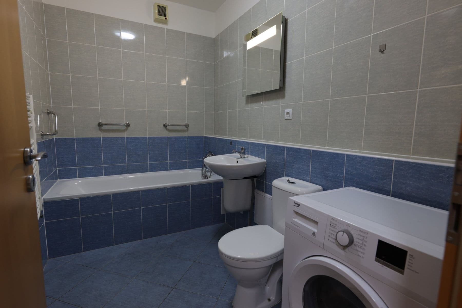 Prenájom bytu 2-izbový 49 m², Pod Harfou, Praha, Praha Prenájom bytu 2-izbový 49 m², Pod Harfou, Praha, Praha