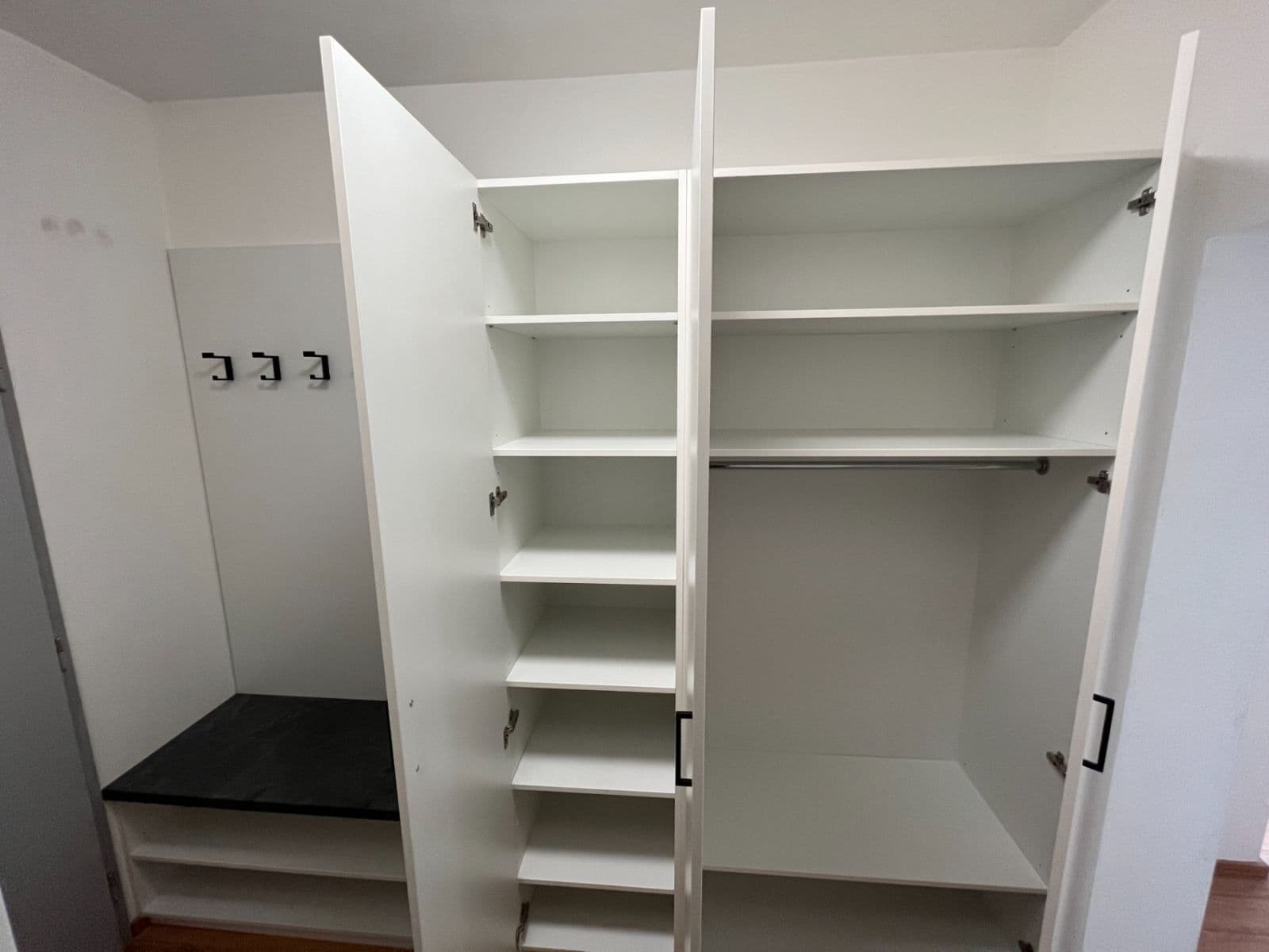 Prenájom bytu 2-izbový 54 m², Pecháčkova, Plzeň, Plzeňský kraj Prenájom bytu 2-izbový 54 m², Pecháčkova, Plzeň, Plzeňský kraj