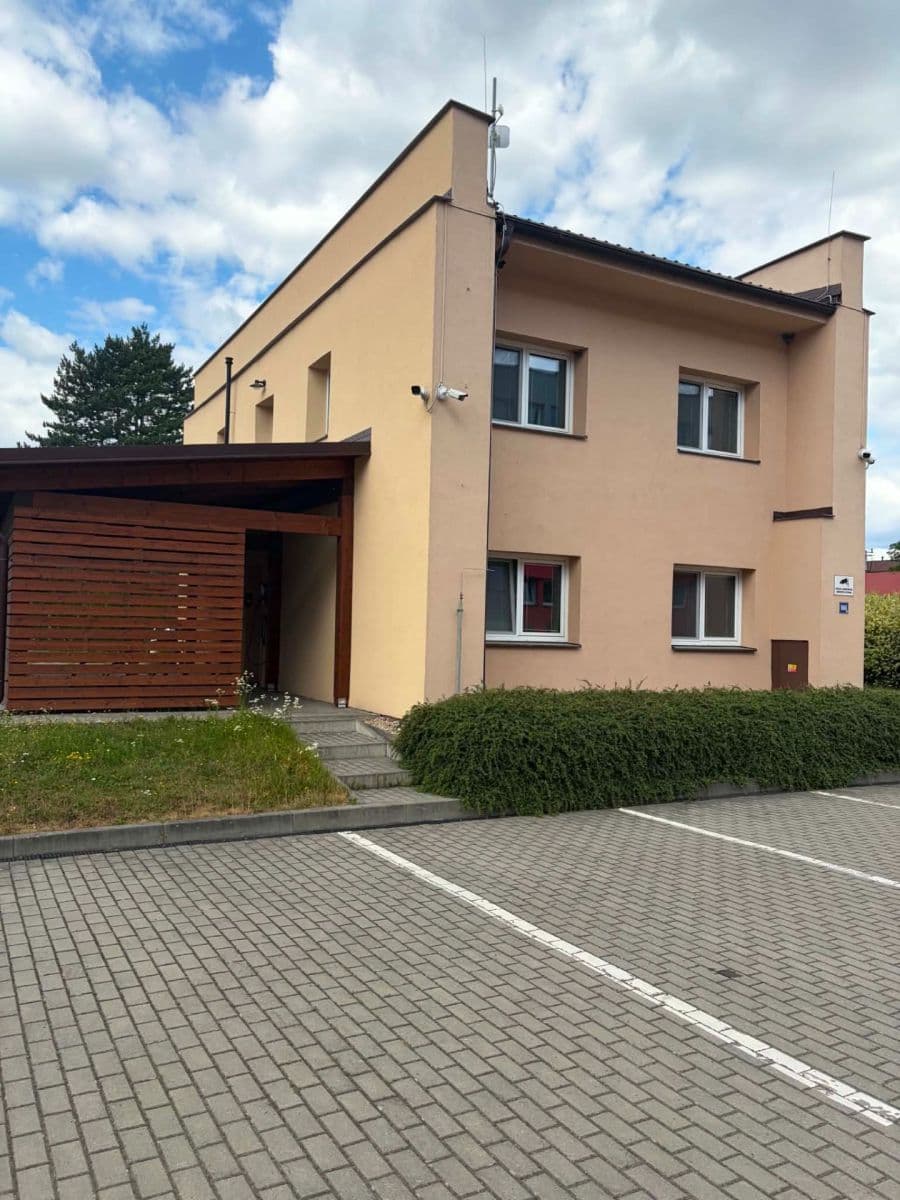 Prenájom kancelárie 120 m², Hemy, Valašské Meziříčí, Zlínský kraj Prenájom kancelárie 120 m², Hemy, Valašské Meziříčí, Zlínský kraj