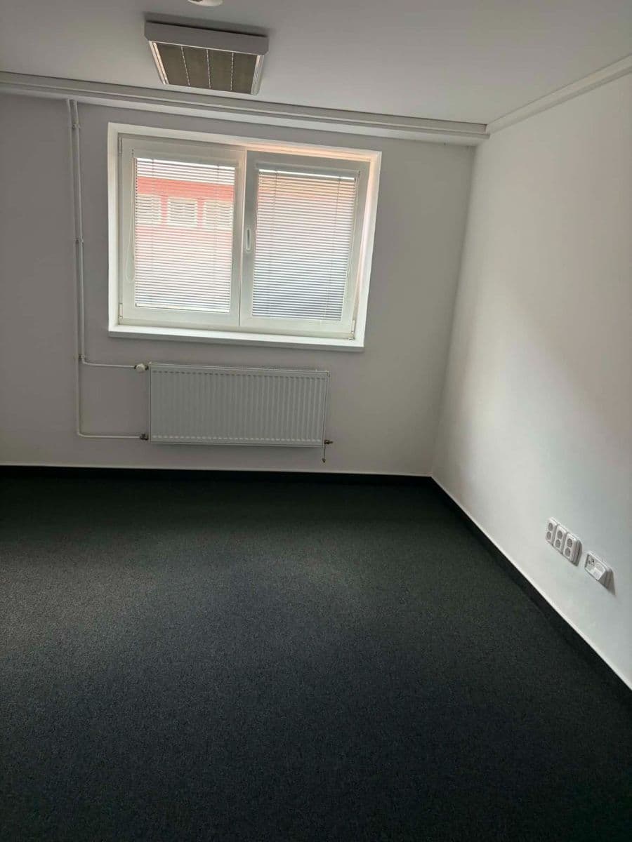 Prenájom kancelárie 120 m², Hemy, Valašské Meziříčí, Zlínský kraj Prenájom kancelárie 120 m², Hemy, Valašské Meziříčí, Zlínský kraj