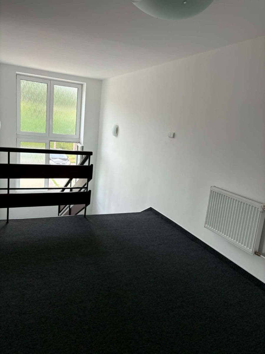 Prenájom kancelárie 120 m², Hemy, Valašské Meziříčí, Zlínský kraj Prenájom kancelárie 120 m², Hemy, Valašské Meziříčí, Zlínský kraj