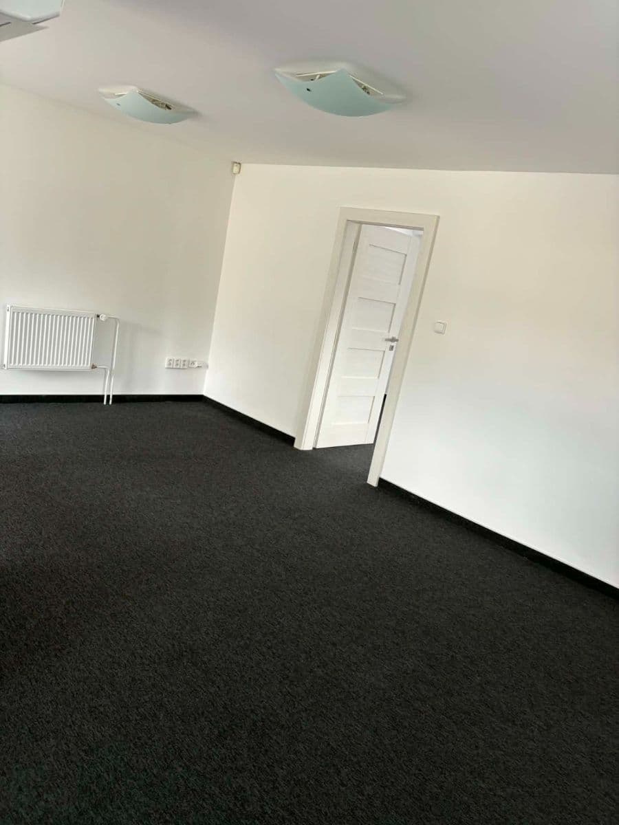 Prenájom kancelárie 120 m², Hemy, Valašské Meziříčí, Zlínský kraj Prenájom kancelárie 120 m², Hemy, Valašské Meziříčí, Zlínský kraj