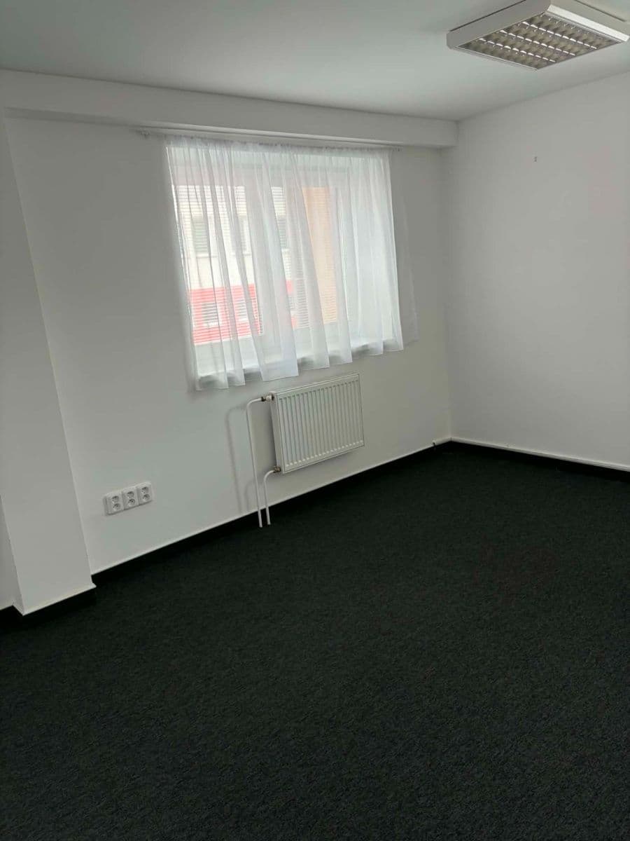 Prenájom kancelárie 120 m², Hemy, Valašské Meziříčí, Zlínský kraj Prenájom kancelárie 120 m², Hemy, Valašské Meziříčí, Zlínský kraj