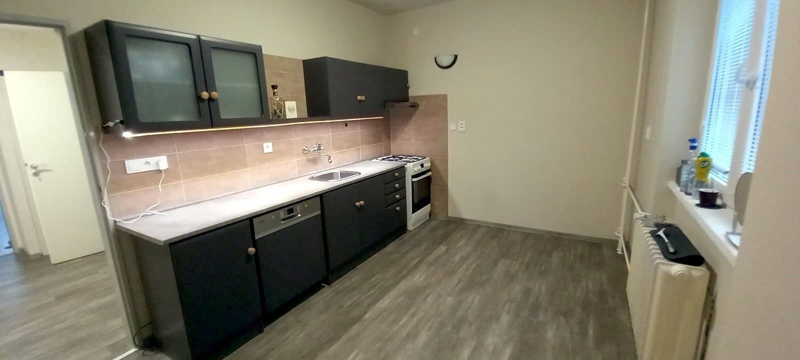 Prenájom bytu 2-izbový 68 m², U Spořitelny, Karlovy Vary, Karlovarský kraj Prenájom bytu 2-izbový 68 m², U Spořitelny, Karlovy Vary, Karlovarský kraj
