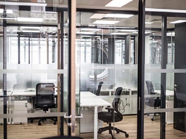 Prenájom kancelárie 20 m², Plzeňská, Praha, Praha Prenájom kancelárie 20 m², Plzeňská, Praha, Praha