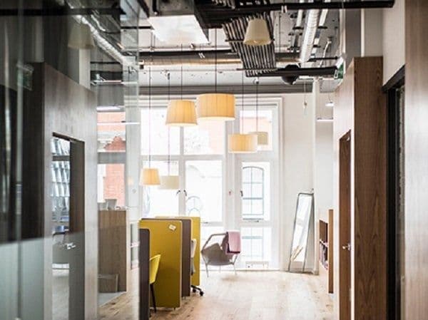 Prenájom kancelárie 20 m², Plzeňská, Praha, Praha Prenájom kancelárie 20 m², Plzeňská, Praha, Praha