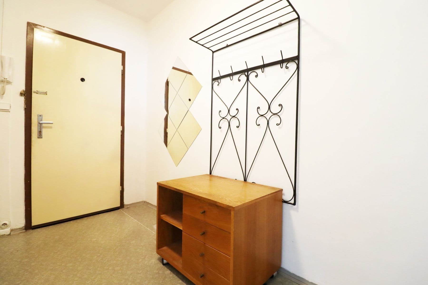 Prenájom bytu 1-izbový 43 m², Zelenohorská, Praha, Praha Prenájom bytu 1-izbový 43 m², Zelenohorská, Praha, Praha