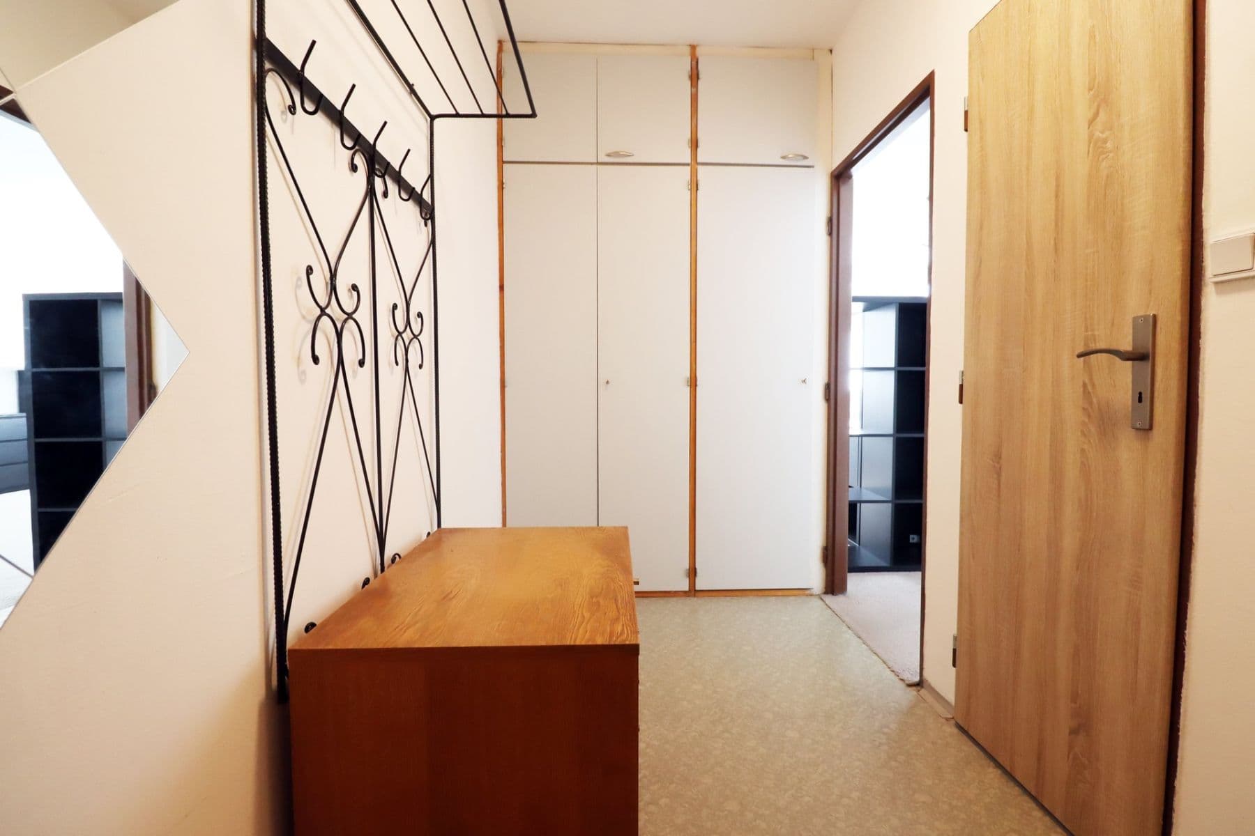 Prenájom bytu 1-izbový 43 m², Zelenohorská, Praha, Praha Prenájom bytu 1-izbový 43 m², Zelenohorská, Praha, Praha