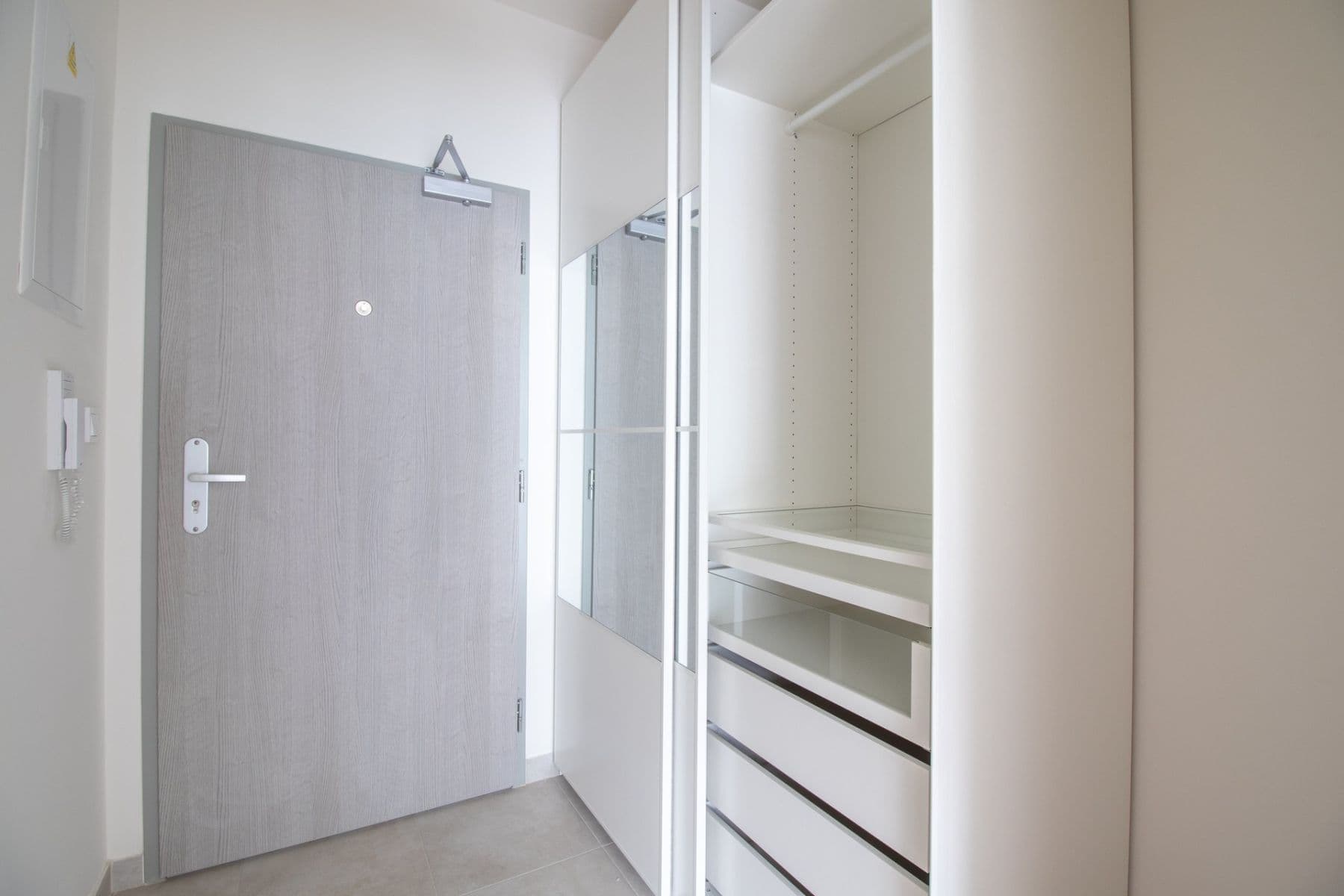 Prenájom bytu 1-izbový 37 m², Gerstelova, Praha, Praha Prenájom bytu 1-izbový 37 m², Gerstelova, Praha, Praha
