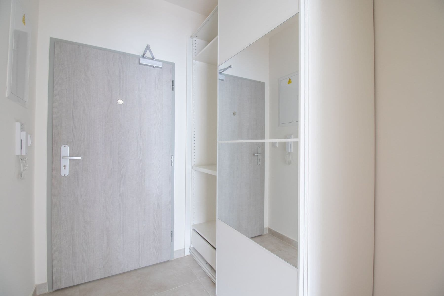 Prenájom bytu 1-izbový 37 m², Gerstelova, Praha, Praha Prenájom bytu 1-izbový 37 m², Gerstelova, Praha, Praha
